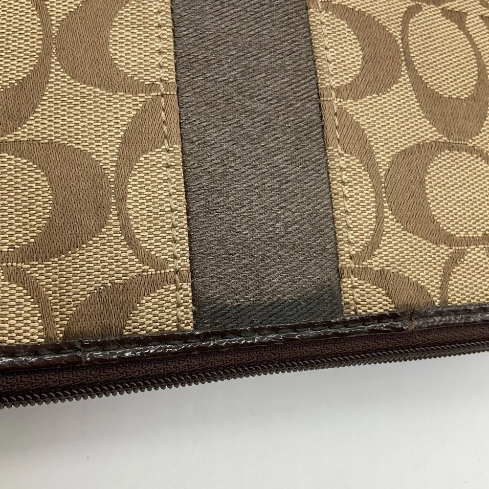 COACH WRISTLET WALLET - Picture 11 of 12